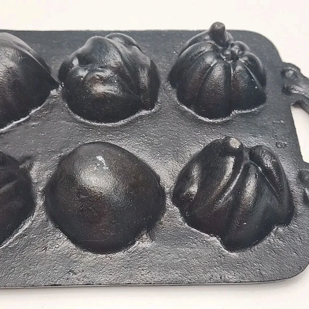 Cast Iron Fruit Leaf Mold Muffin Corn Bread Baking Pan 11.5” Heavy VTG
